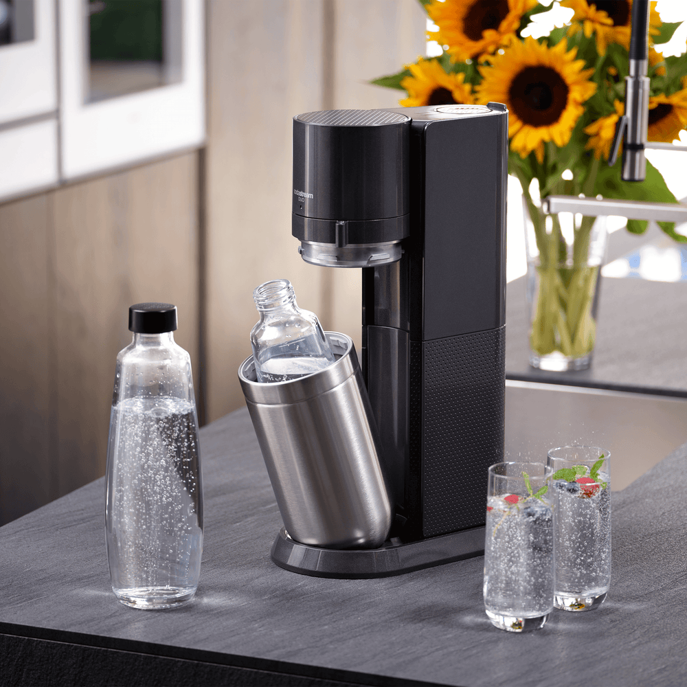 SodaStream Wassersprudler Duo mit CO2-Zylinder, 2X Glasflasche und 2X 1L  spülmaschinenfeste Kunststoff-Flasche, Weiß, Höhe: 44 cm